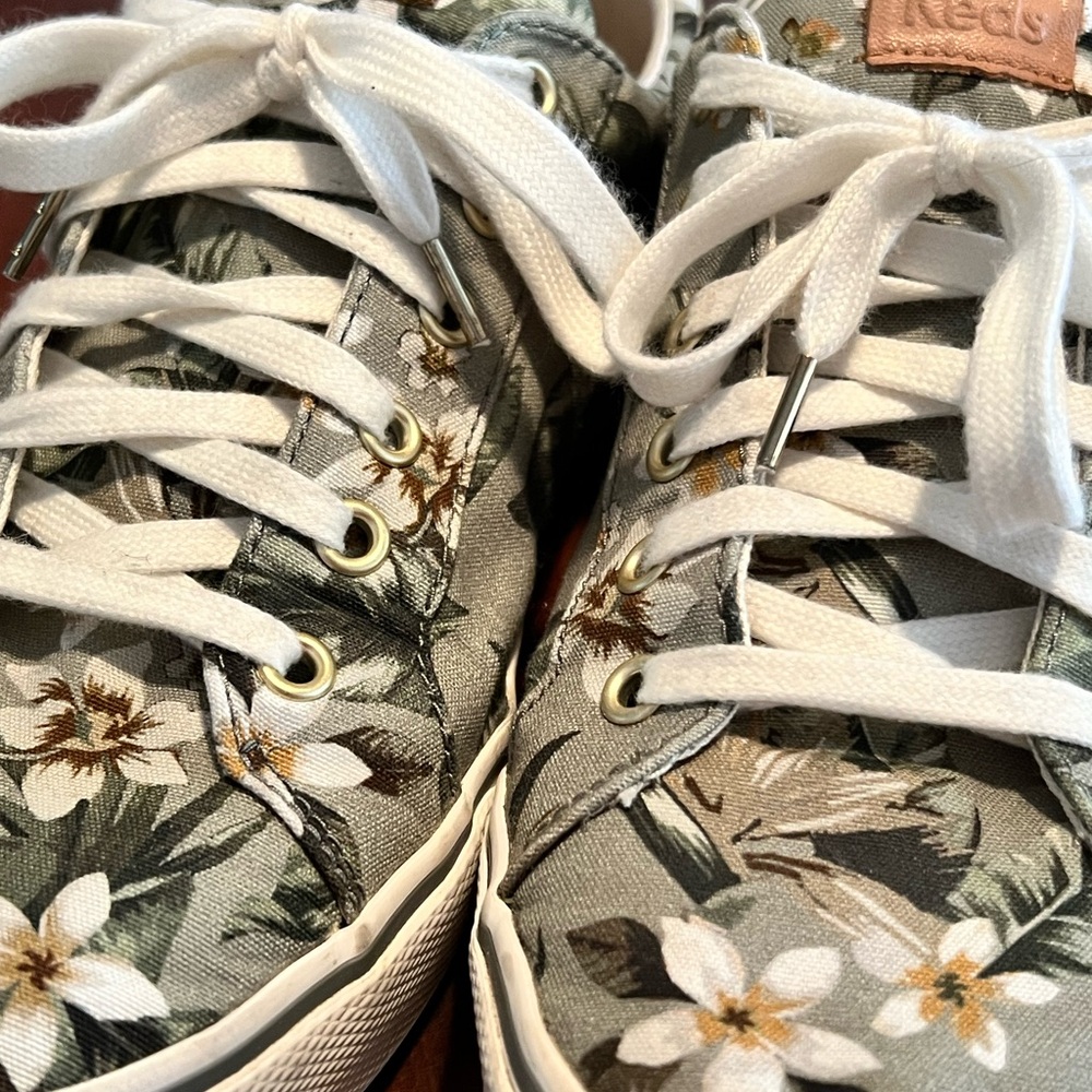 Keds Kickback Canvas Sneaker *EUC*